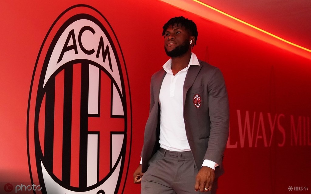 AC米兰发布备战花絮，赛后迎来里程碑，欧联任务艰巨，年轻球员得到机会的简单介绍